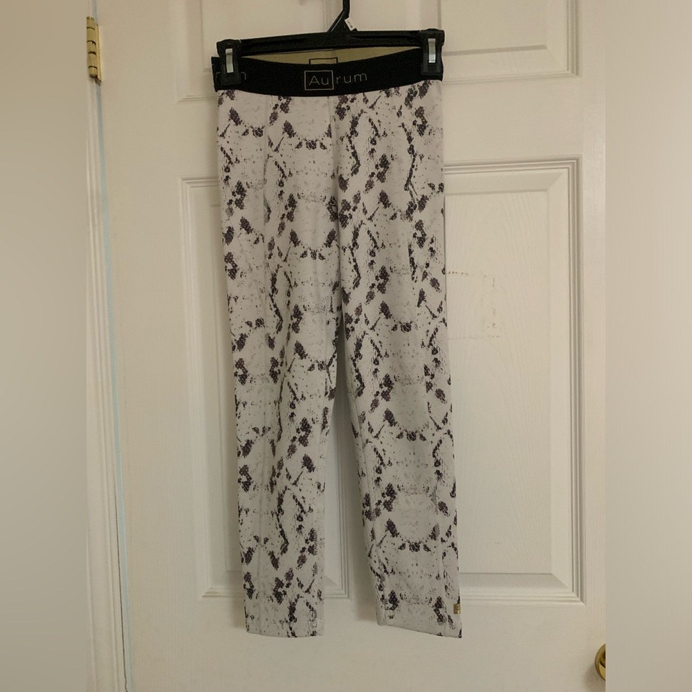 White print leggings